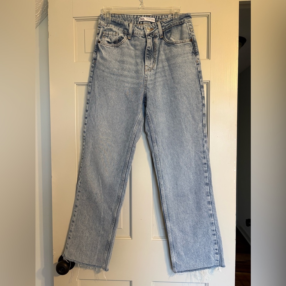 Zara Size 4 Light Blue Denim Straight Leg Jeans raw hem
